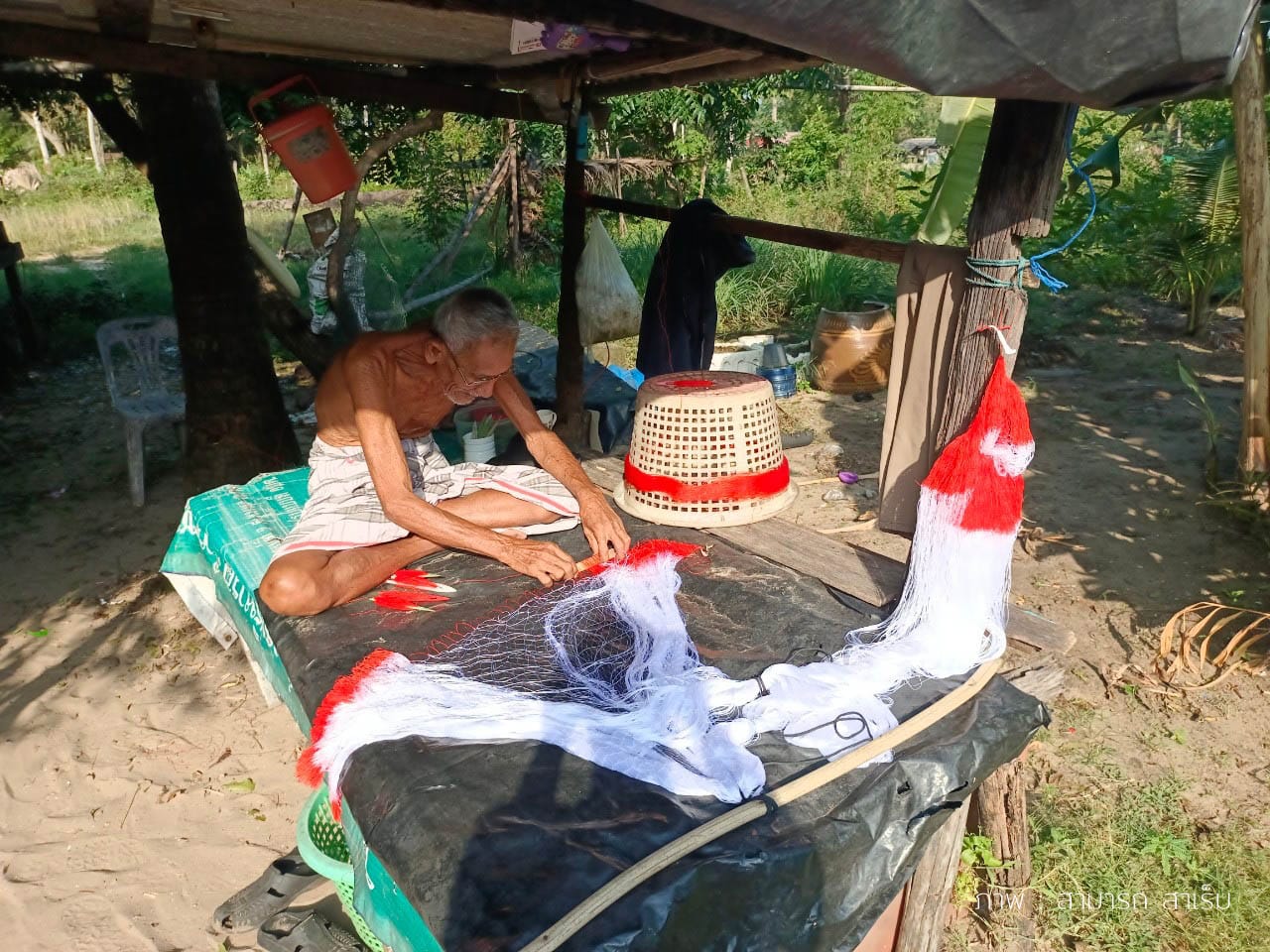 Read more about the article การทำกัดหรืออวน : เครื่องมือประมงพื้นบ้านที่ชุมพลชายทะเล ต.ชุมพล อ.สทิงพระ จ.สงขลา