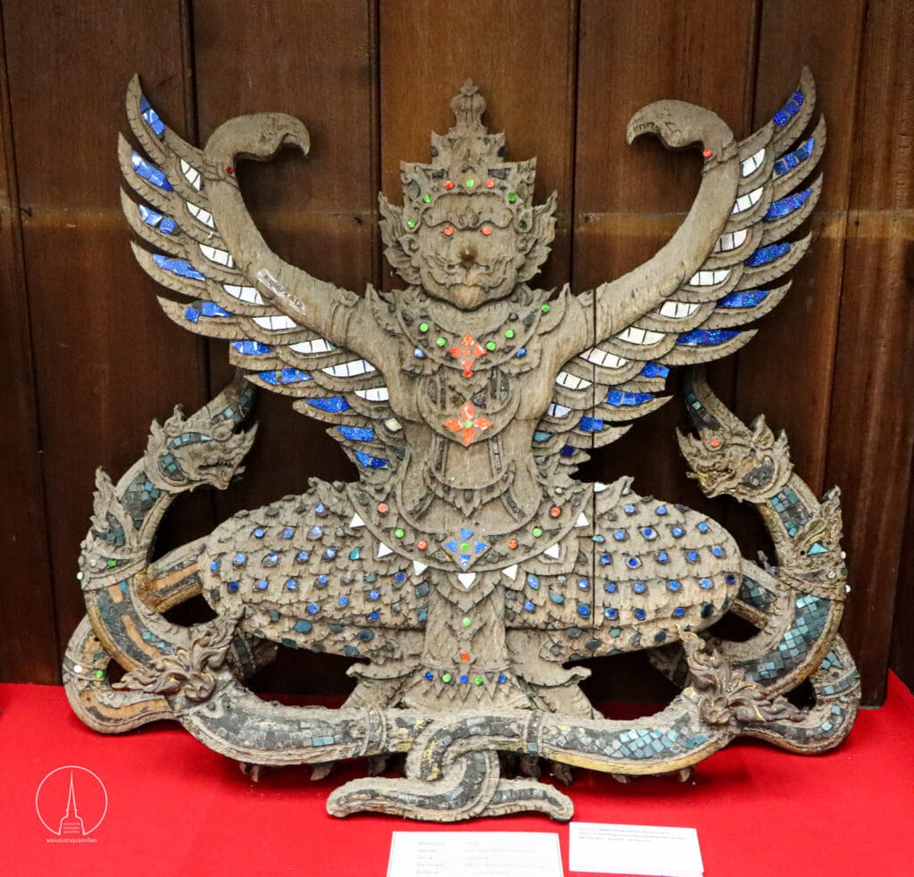 Read more about the article รูปนาคข้างหนึ่งครุฑไม่ยุทธนา – แสดงว่าใครมาสู่อาวาส – บรมธาตุขาดคิดริษยา…