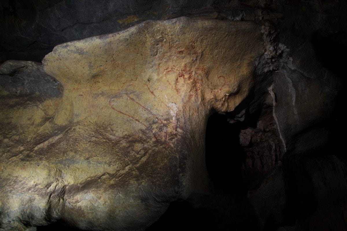 Read more about the article ฉากแอคชันในจิตรกรรมสมัยอยุธยาตอนต้น พระโมคคัลลานะปราบนันโทปนันทนาคราช – ในถ้ำพระโบ (ถ้ำเขาอีโม่) ตำบลดุสิต อำเภอถ้ำพรรณรา จังหวัดนครศรีธรรมราช