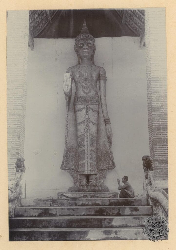 Read more about the article ปฎิมากรรมรูปพระธนทกุมาร พระนางเหมชาลา : วัดพระบรมธาตุนครศรีธรรมราช