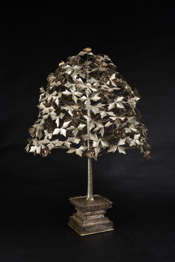 Read more about the article พระอธิการเลี่ยน ติสฺสโร ผู้นำในการสร้างต้นไม้บูชาพระบรมธาตุถึง ๓ ต้น