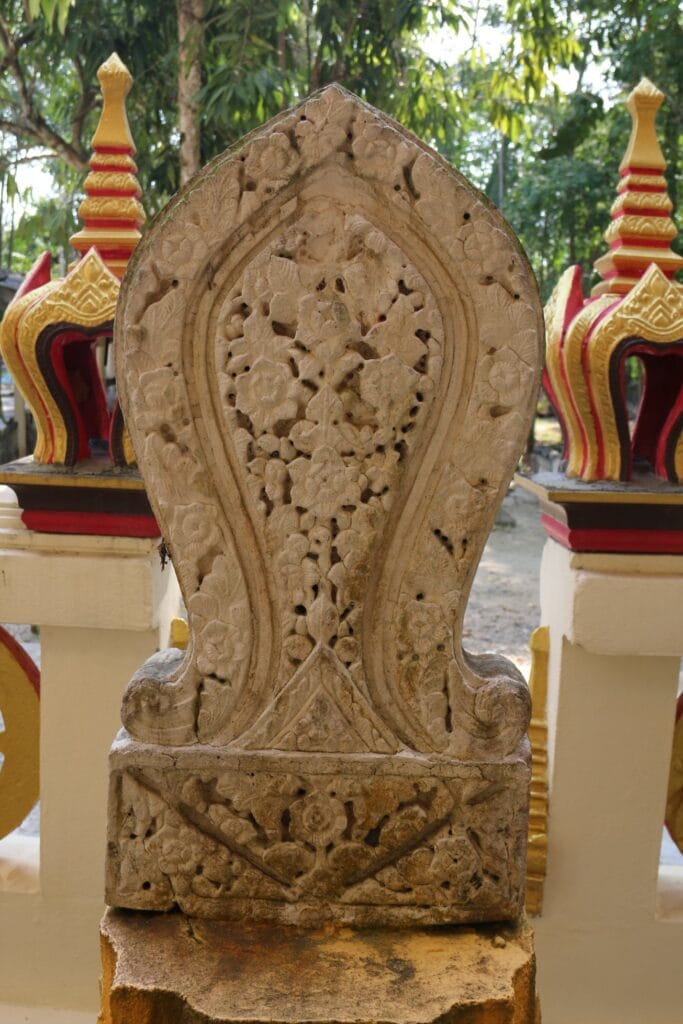 Read more about the article เสมาวัดป่าลิไลย์ ต.เลม็ด อ.ไชยา จ.สุราษฎร์ธานี วัสดุหินทรายแดง