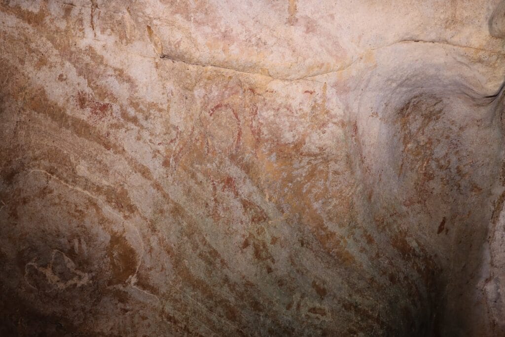 Read more about the article พุทธคูหากับจิตรกรรมสมัยอยุธยา (?) พบใหม่ที่สิชล : บันทึกสนาม (1)