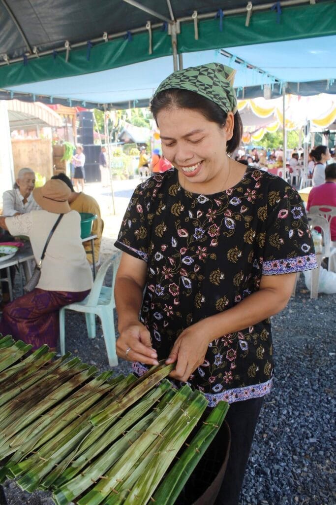 Read more about the article ขนมจาก : มนต์เสน่ห์แห่งงานบุญและการแบ่งปัน