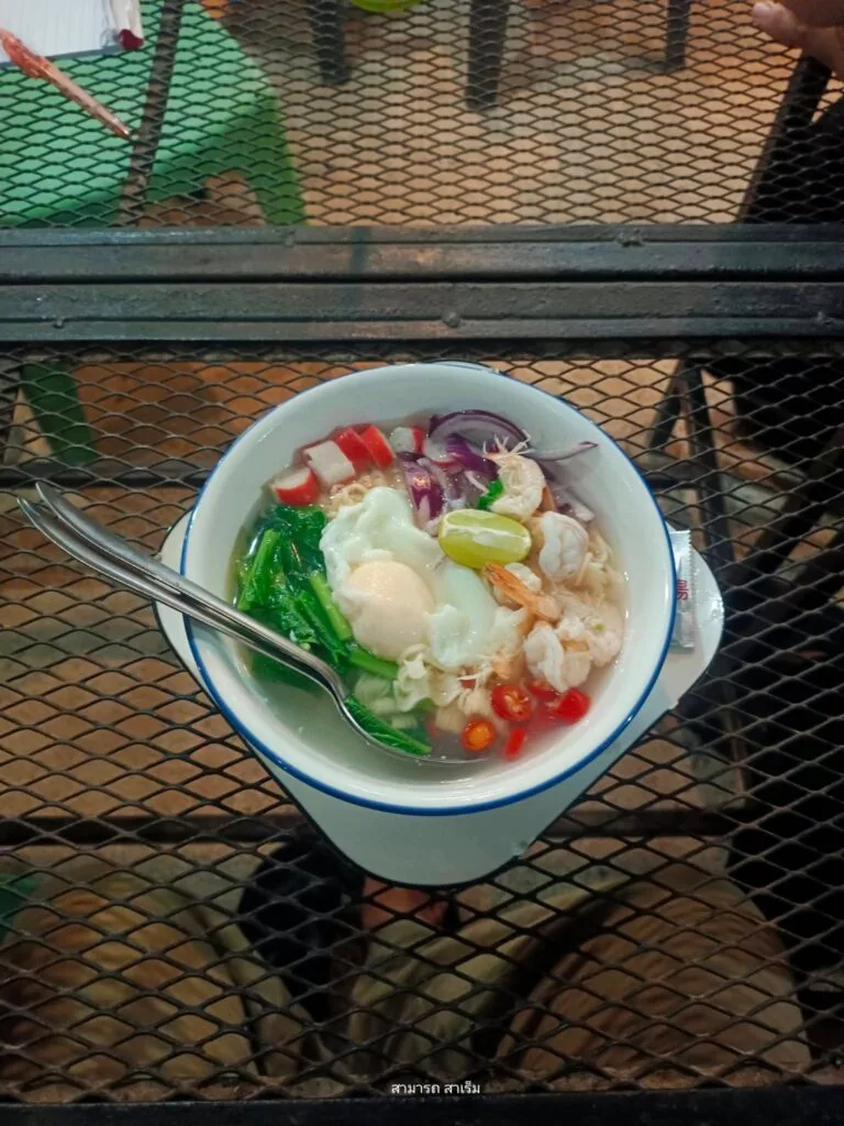 Read more about the article ละงูที่เพิ่งรู้จัก : ม่ามาคาลั่วต้มยำที่ร้านโกปีป๋อง