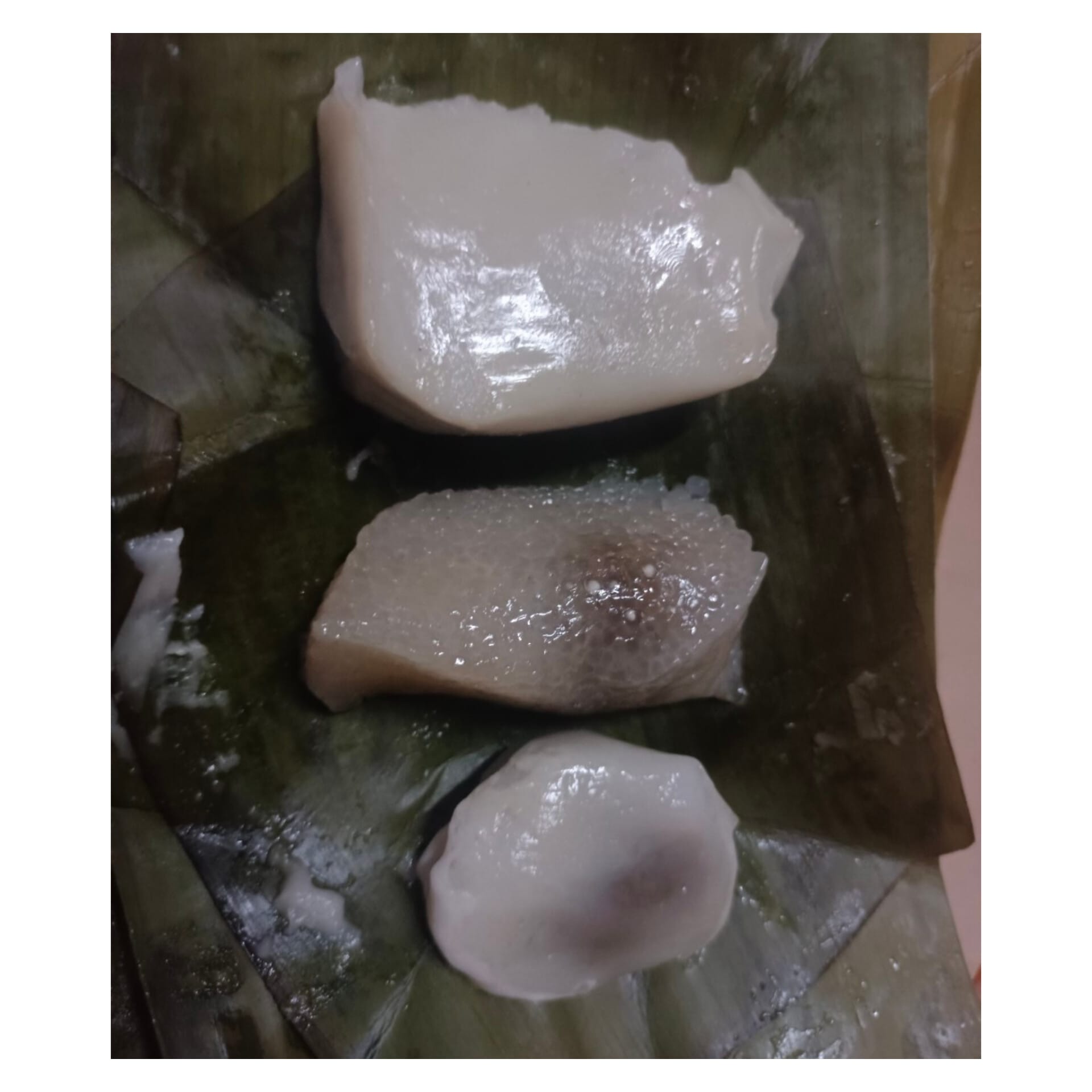 Read more about the article สีสันบนสำรับบุญ : ขนมค่อมในพิธีทำบุญนูหรีที่บ้านควน