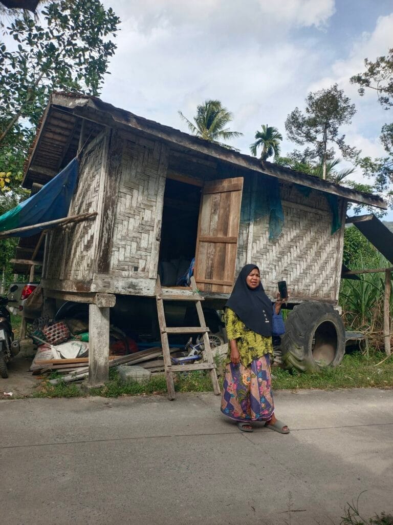 Read more about the article เปาะข้าว – เรินข้าว : พิพิธภัณฑ์มีชีวิตแห่งบ้านคลองกั่ว และลมหายใจสุดท้ายของ “ข้าวรวง”