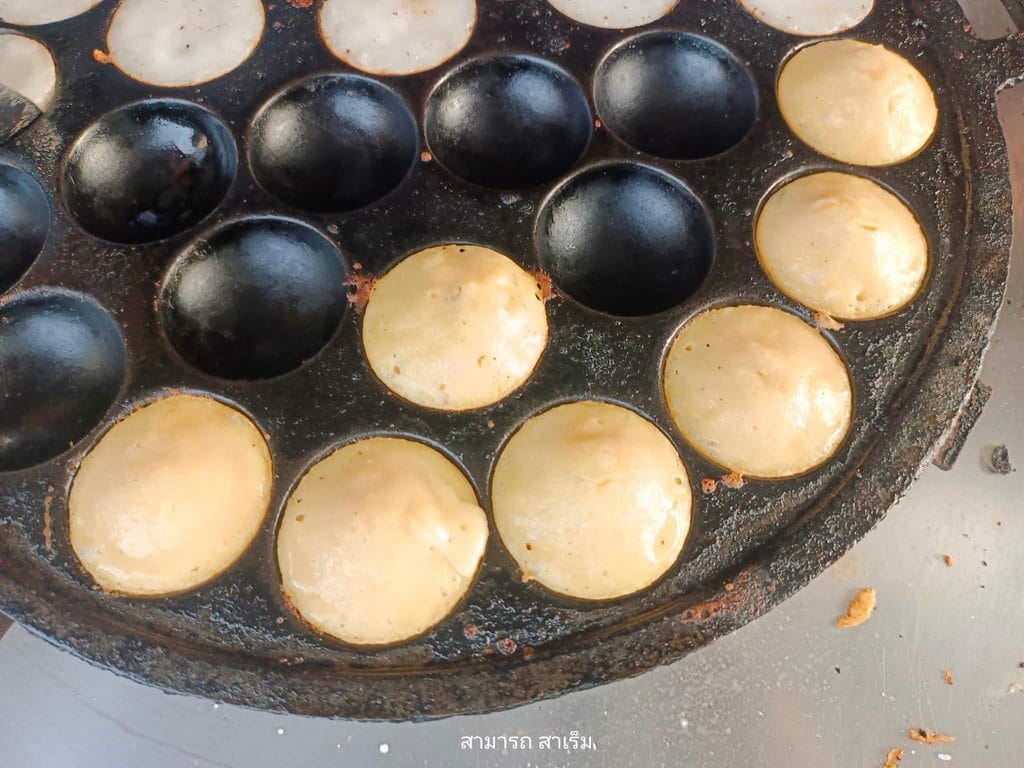 Read more about the article จากขนมครกสู่ขนมครกไข่: ที่ตลาดเช้าพุมเรียง อ.ไชยา